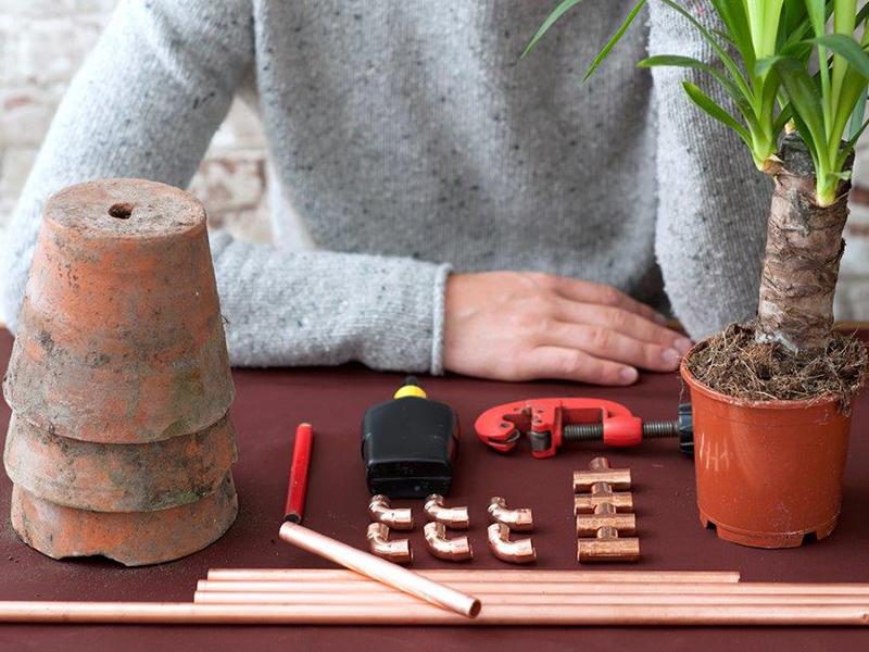 Benodigdheden voor de DIY: koperen plantenstandaard