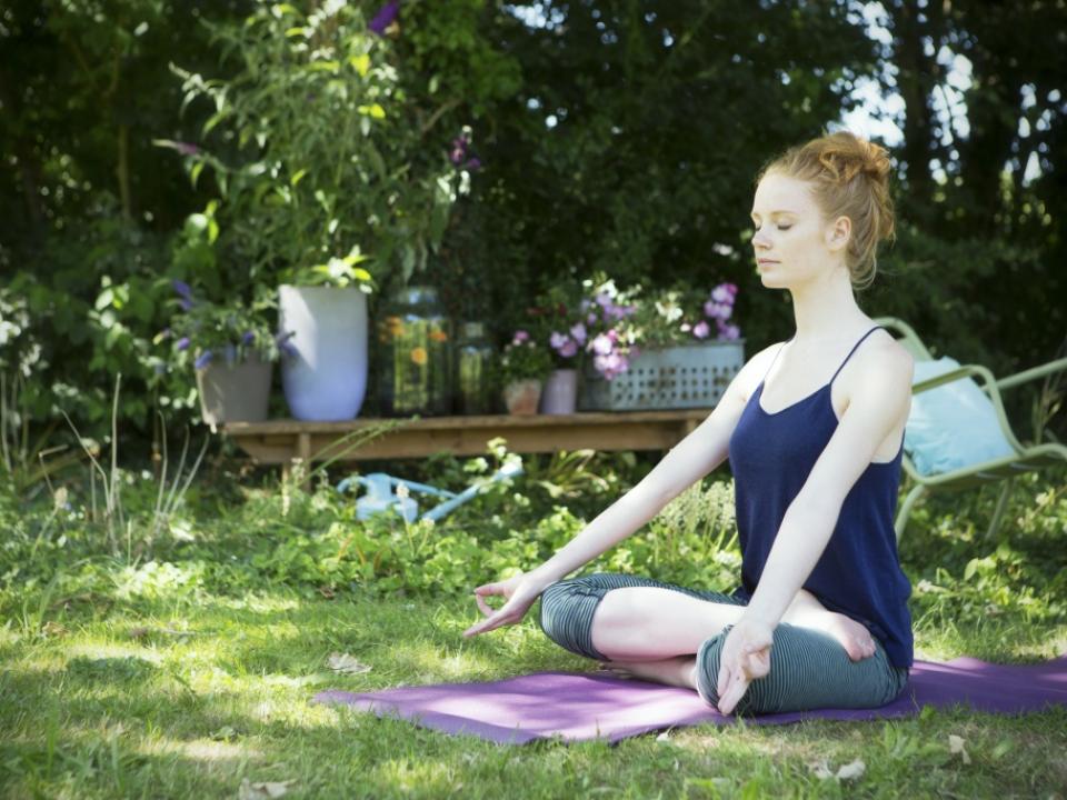 Yoga im Sommergarten - Tollwasblumenmachen.de